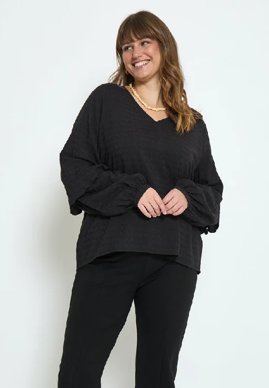 PCPenina V-Neck Long Sleeve Blouse Curve - Black